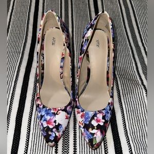 APT 9 floral stiletto, 9.5